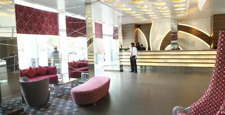 होटल Centre Point 5*